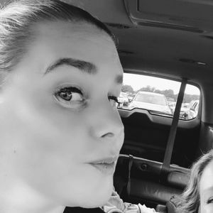 Meet your Posher, Aine